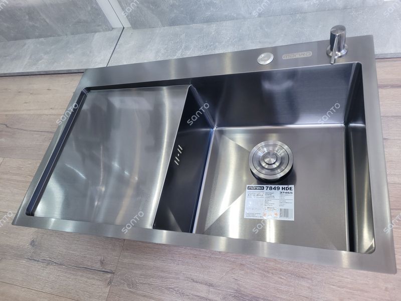 Кухонна мийка Monro 78*49 PVD Black чаша праворуч